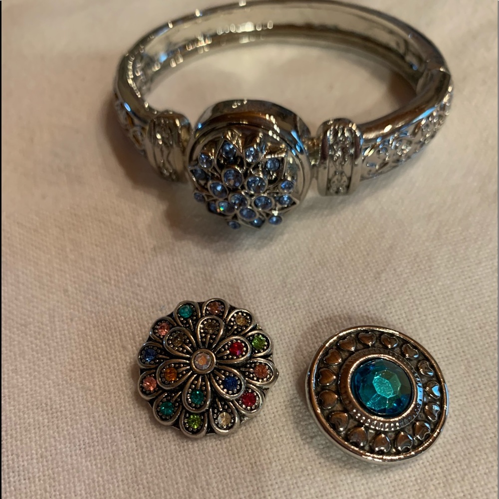 Silver snap bracelet
